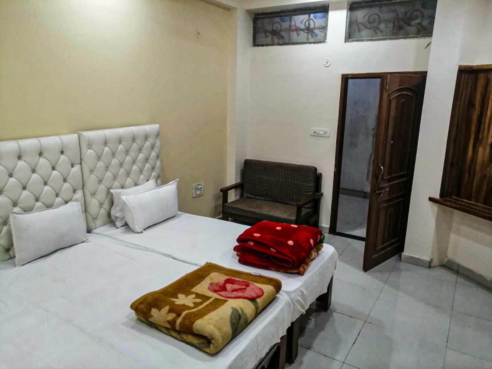 Hotel Pleasure Landmark Удджайн Экстерьер фото